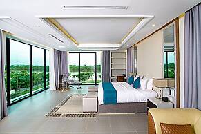 CASTLE BAYVIEW RESORT & SPA