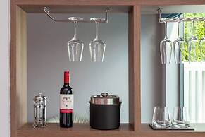 CASTLE BAYVIEW RESORT & SPA