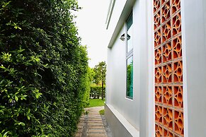 CASTLE BAYVIEW RESORT & SPA