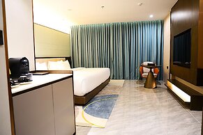 CASTLE BAYVIEW RESORT & SPA