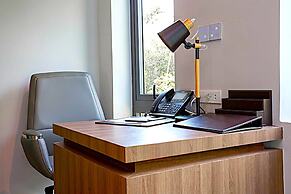 CASTLE BAYVIEW RESORT & SPA