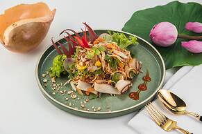 CASTLE BAYVIEW RESORT & SPA