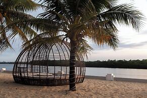 CASTLE BAYVIEW RESORT & SPA