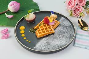 CASTLE BAYVIEW RESORT & SPA