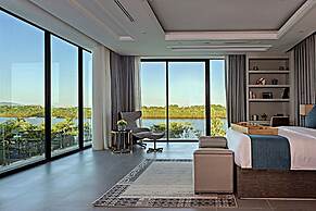 CASTLE BAYVIEW RESORT & SPA