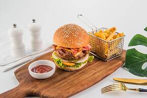 CASTLE BAYVIEW RESORT & SPA