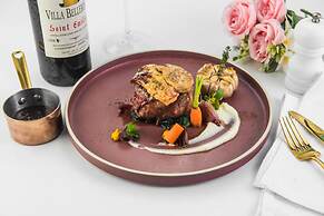 CASTLE BAYVIEW RESORT & SPA