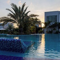 CASTLE BAYVIEW RESORT & SPA