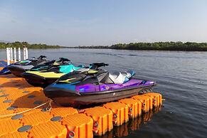 CASTLE BAYVIEW RESORT & SPA