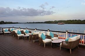 CASTLE BAYVIEW RESORT & SPA