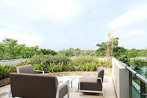 CASTLE BAYVIEW RESORT & SPA