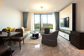 CASTLE BAYVIEW RESORT & SPA