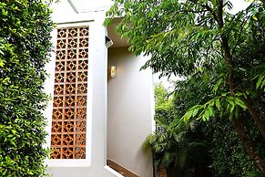 CASTLE BAYVIEW RESORT & SPA