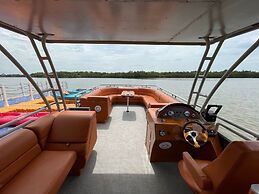 CASTLE BAYVIEW RESORT & SPA