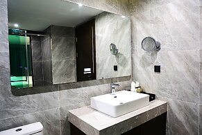 CASTLE BAYVIEW RESORT & SPA