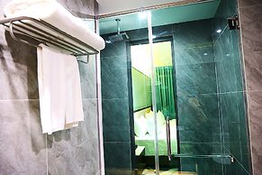 CASTLE BAYVIEW RESORT & SPA