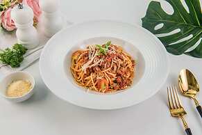 CASTLE BAYVIEW RESORT & SPA