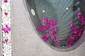 CASTLE BAYVIEW RESORT & SPA