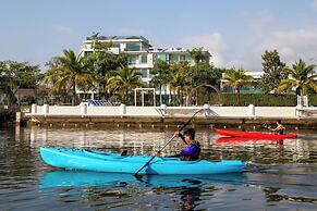 CASTLE BAYVIEW RESORT & SPA