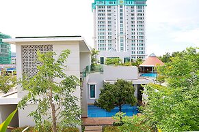 CASTLE BAYVIEW RESORT & SPA