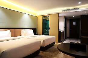 CASTLE BAYVIEW RESORT & SPA