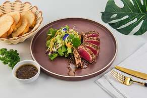 CASTLE BAYVIEW RESORT & SPA