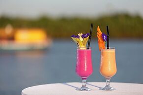 CASTLE BAYVIEW RESORT & SPA