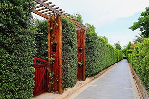 CASTLE BAYVIEW RESORT & SPA