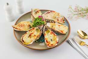 CASTLE BAYVIEW RESORT & SPA