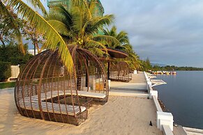 CASTLE BAYVIEW RESORT & SPA