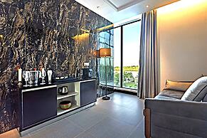 CASTLE BAYVIEW RESORT & SPA