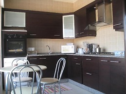 Impeccable 2-bed Apartment in Amman