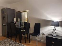 Remarkable 1-bed Studio in Staines - Surrey