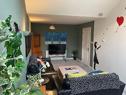 Lovely Riverside Perthshire Flat - Sleeps 8