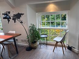 Lovely Riverside Perthshire Flat - Sleeps 8