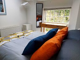 Lovely Riverside Perthshire Flat - Sleeps 8