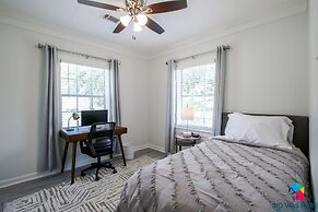 Close to I-95 Savannah Long Stays Pets