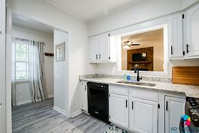 Close to I-95 Savannah Long Stays Pets