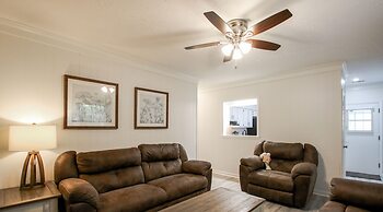 Close to I-95 Savannah Long Stays Pets