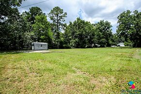 Close to I-95 Savannah Long Stays Pets