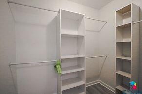 Close to I-95 Savannah Long Stays Pets