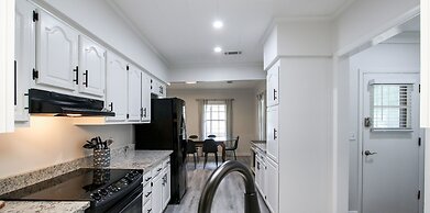 Close to I-95 Savannah Long Stays Pets