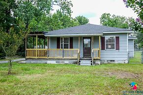 Close to I-95 Savannah Long Stays Pets