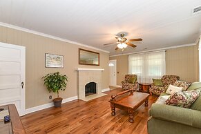 Miss Audrey Quiet&Cozy Historic Cottage