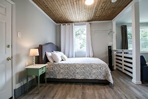 Historic Home for 7 with Apartment