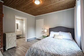 Historic Home for 7 with Apartment