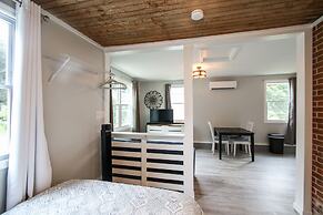 Historic Home for 7 with Apartment