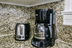 Historic Home for 7 with Apartment