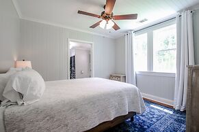 Historic Home for 7 with Apartment