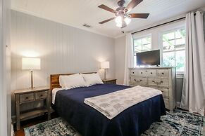 Historic Home for 7 with Apartment